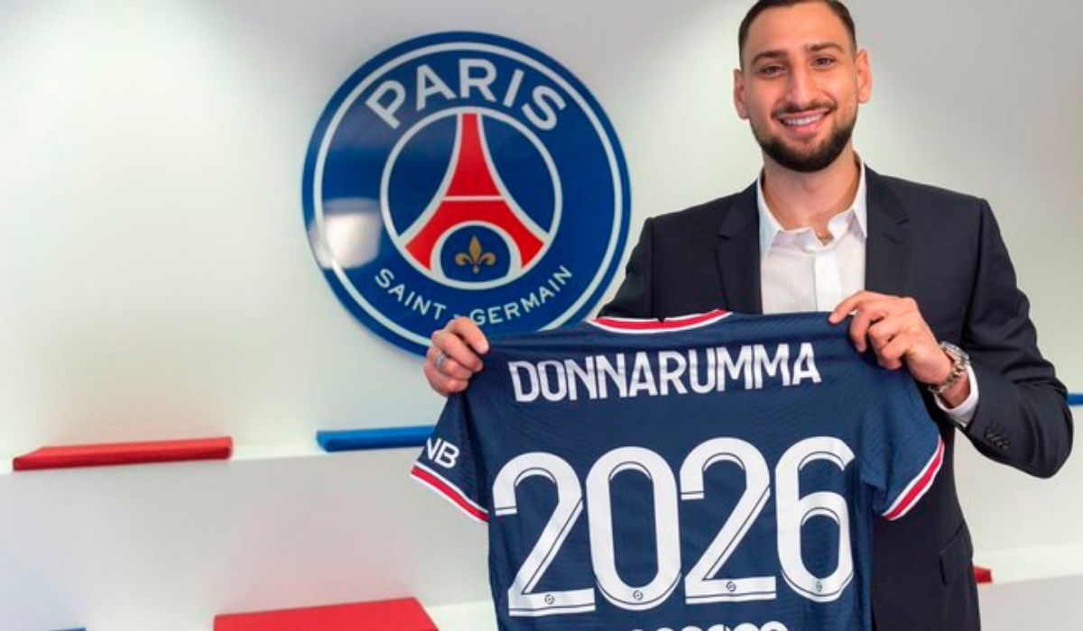 Paris Saint-Germain signs Donnarumma